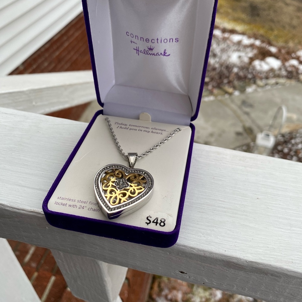 Hallmark Stainless Steel Fine Jewelry Heart Locket Necklace 24 Inch Chain/Case - Picture 3 of 17